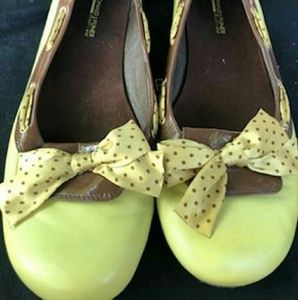 Donald J Pliner Sport Flats